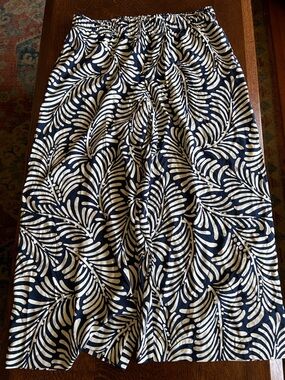 H&M Navy and Cream Tropical Print Crop Pants